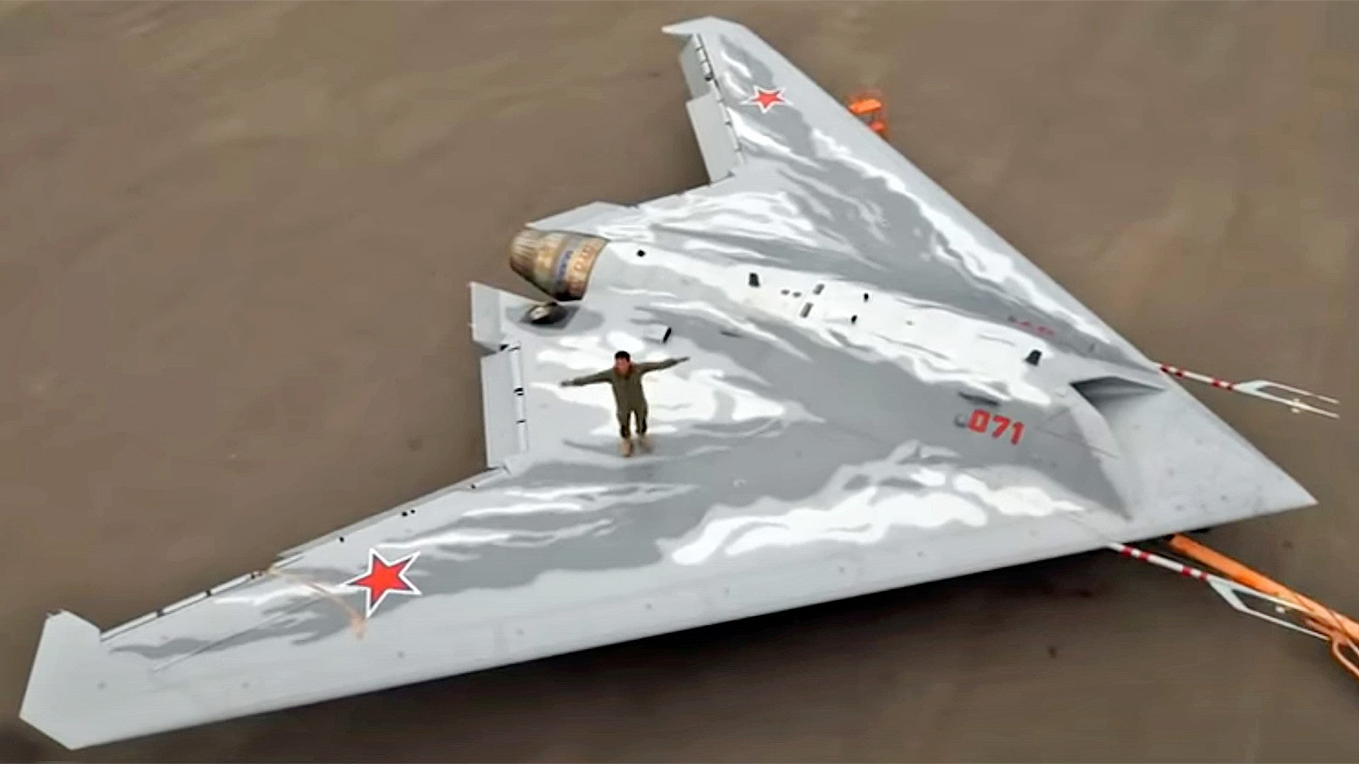 S-70 Okhotnik-B UCAV flying wing stealth heavy unmanned combat aerial vehicle Russia 2019 Russian MoD public domain